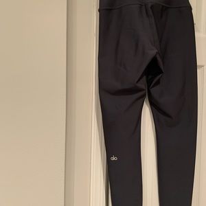 ALO YOGA NAVY highwaist airlift leggings 7/8